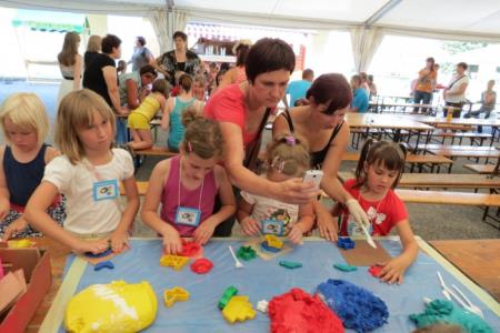 KNOBLEHARJEVO 2012- Otroški živ žav 41